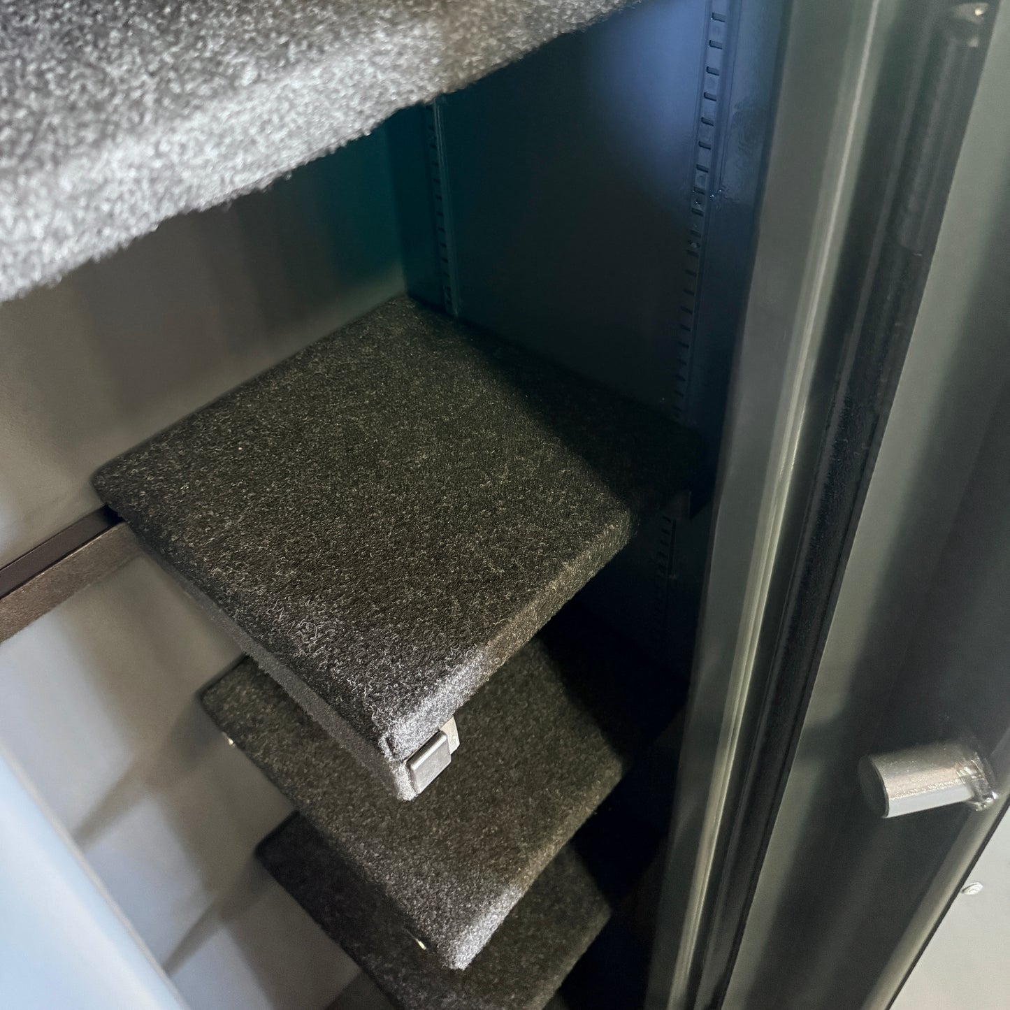 20"W 16"D 60"H - 3/16” - Essential