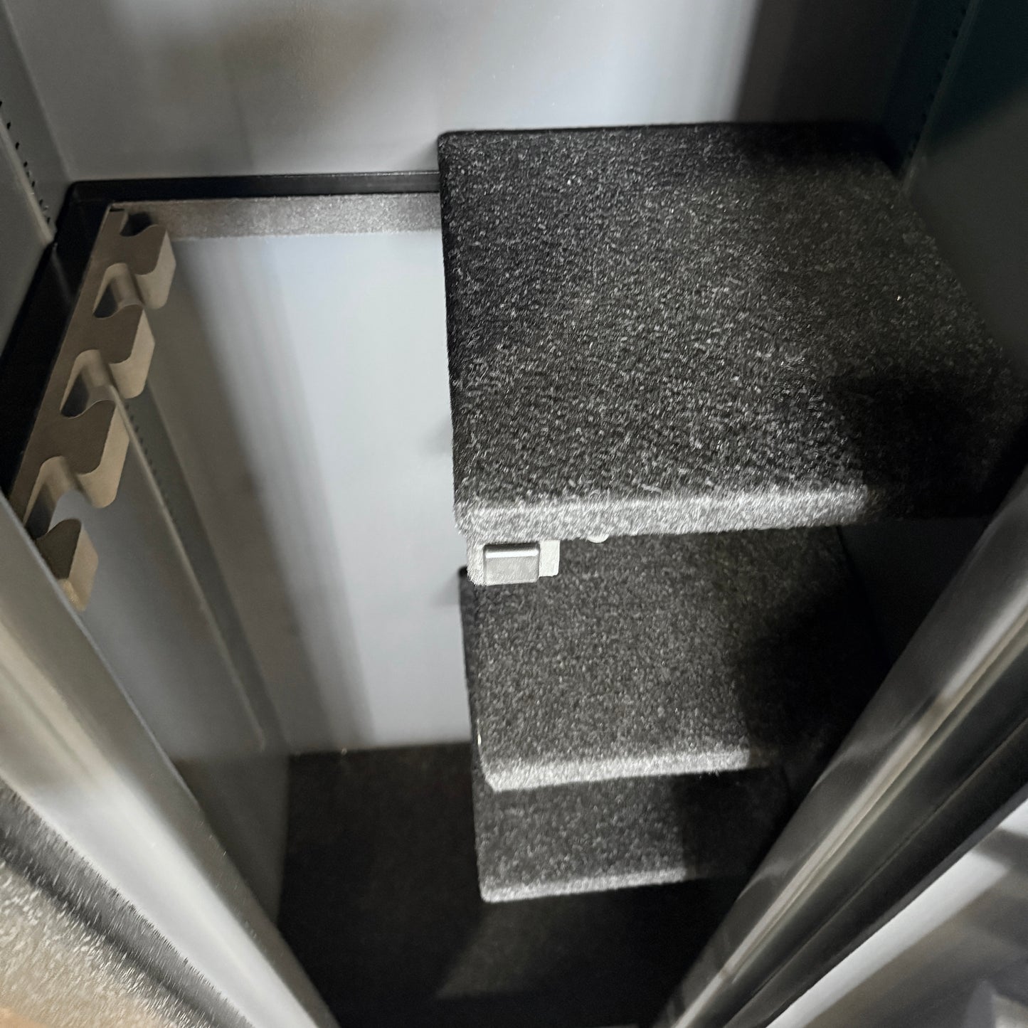 20"W 16"D 60"H - 3/16” - Essential