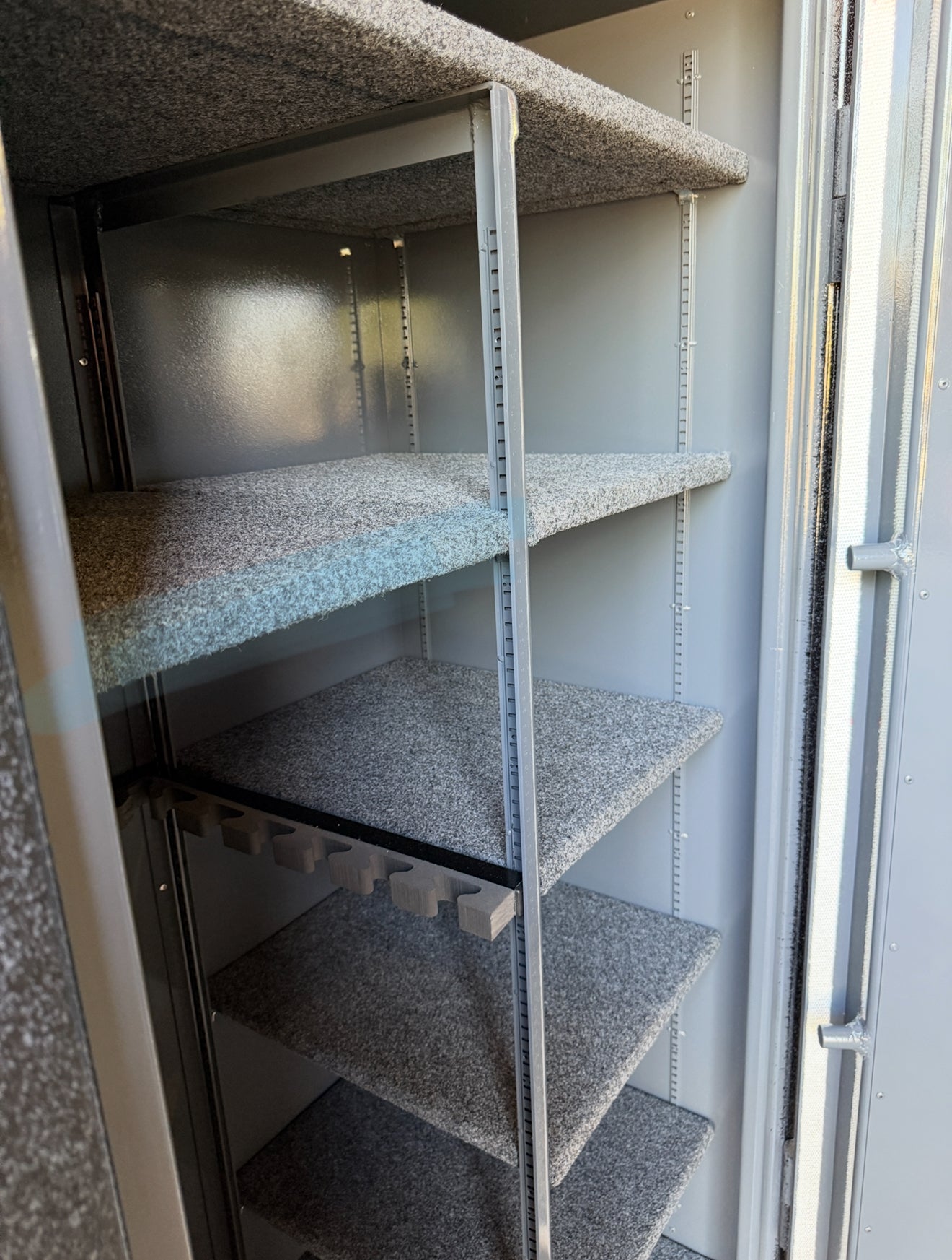gun safe interior side view